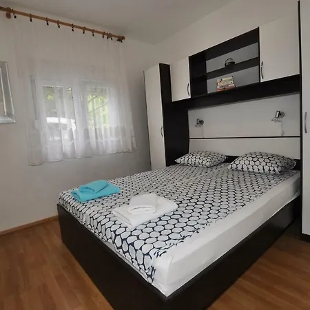 Apartment In 7385 Trogir
