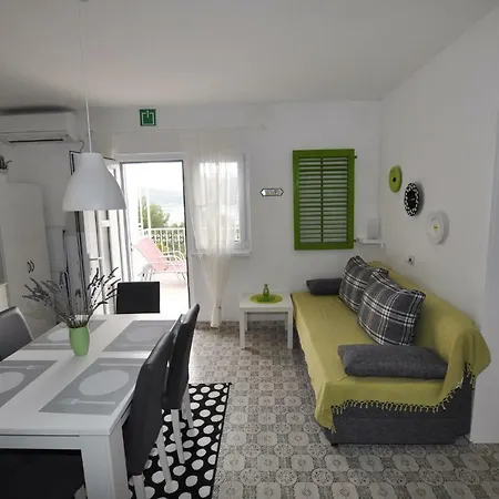 Apartment In 7385